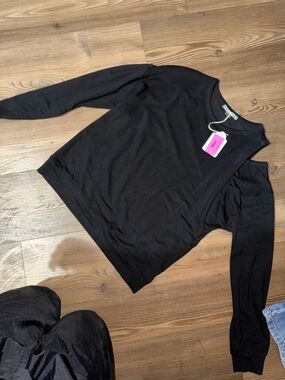 Tart Black Off-Shoulder Women's Sweater